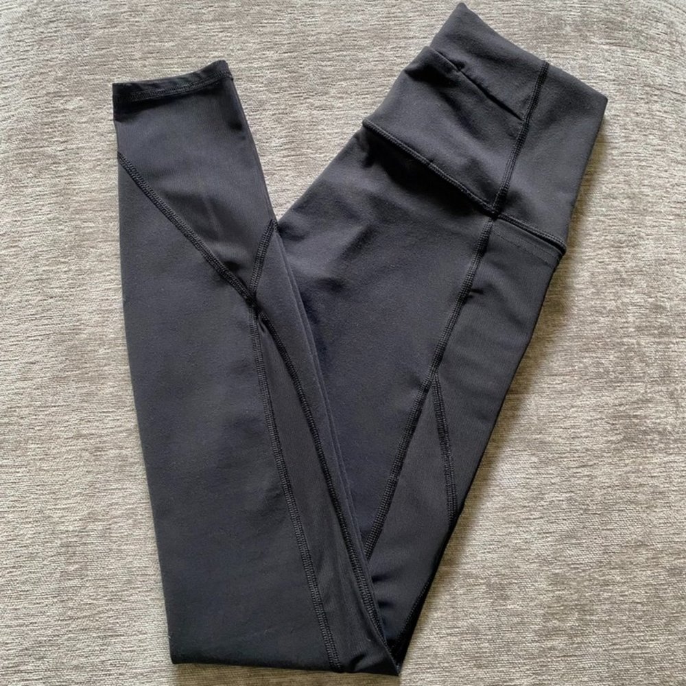 *NOT FOR SALE/SOLD* Lululemon mesh full length leggings (Black) Size 4